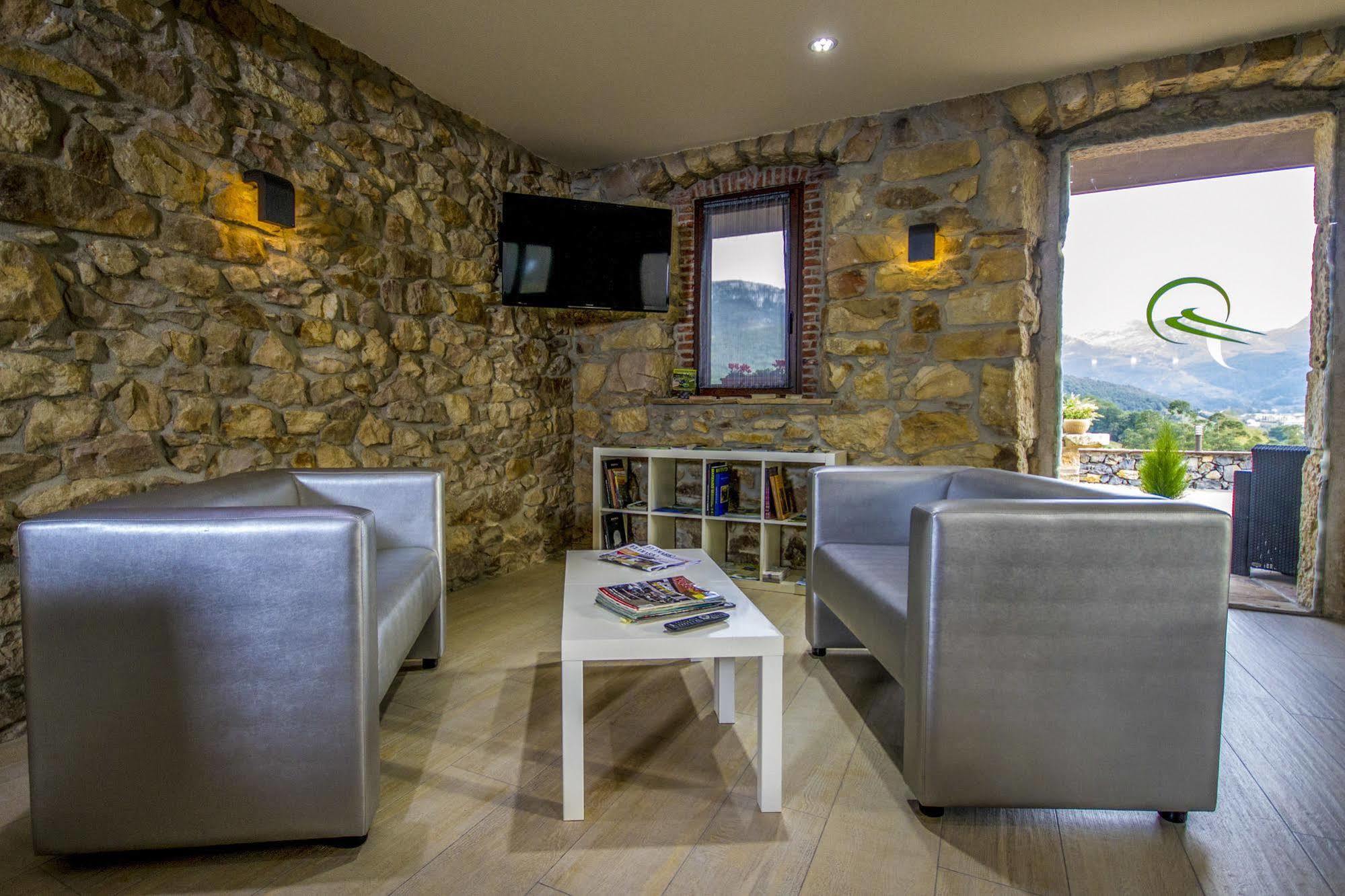 Apartamentos Baolafuente Rasines Bagian luar foto
