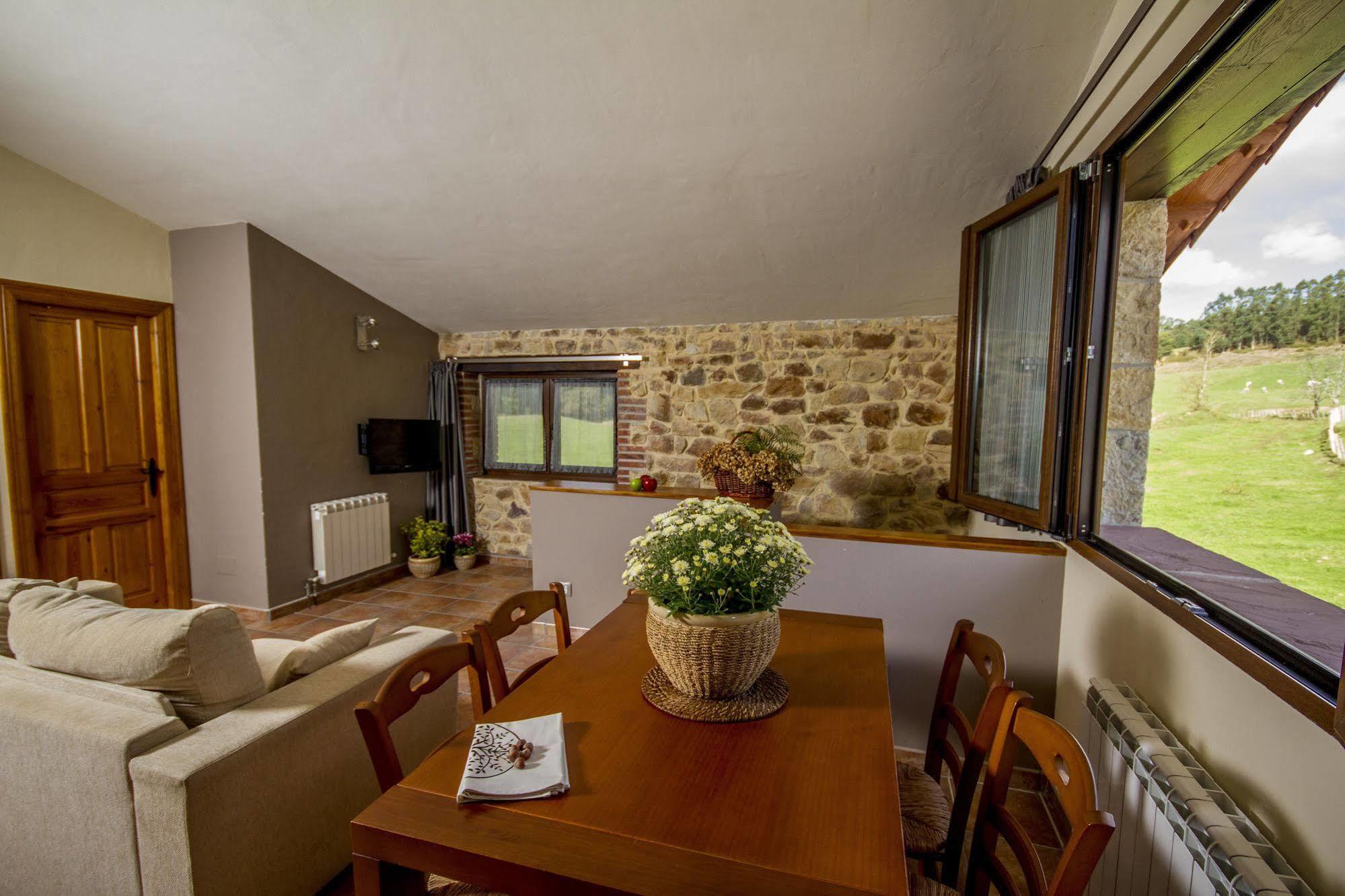 Apartamentos Baolafuente Rasines Bagian luar foto