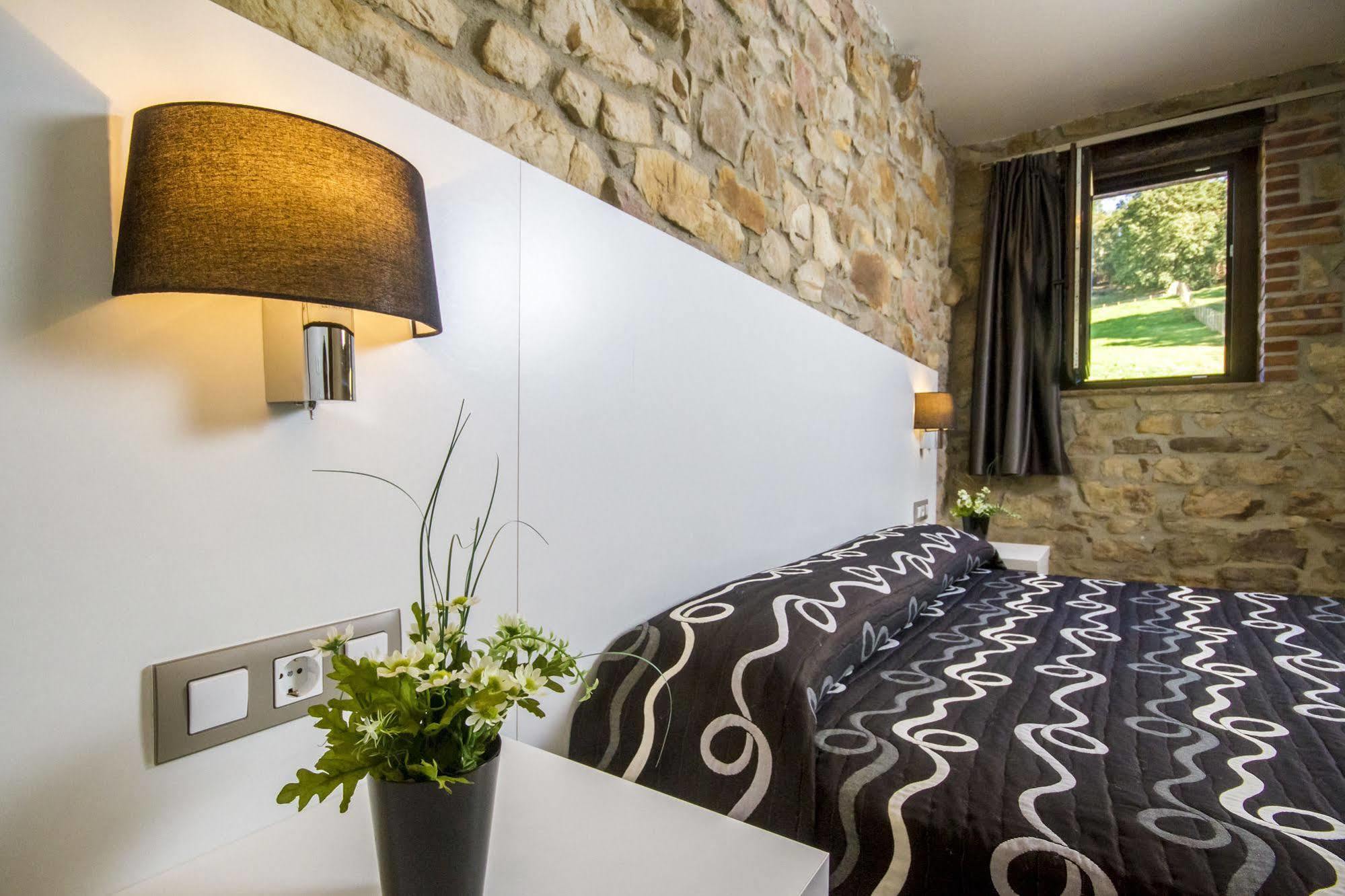 Apartamentos Baolafuente Rasines Bagian luar foto